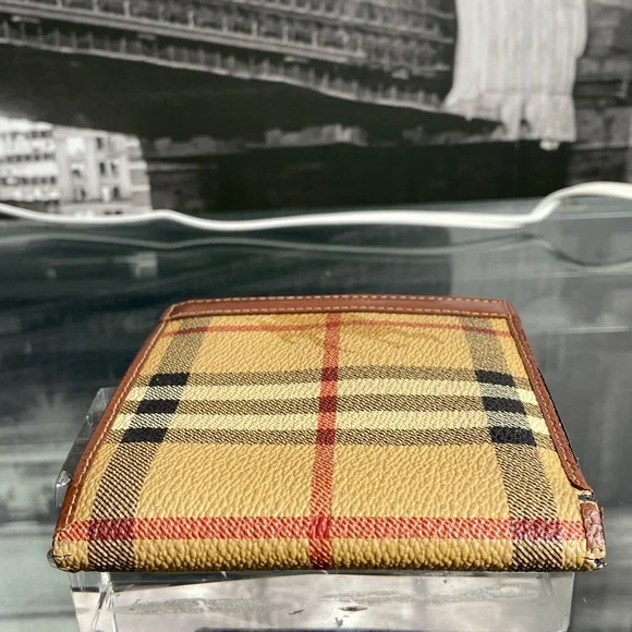 Authentic Classic Burberry Bifold Wallet - Picture 14 of 15